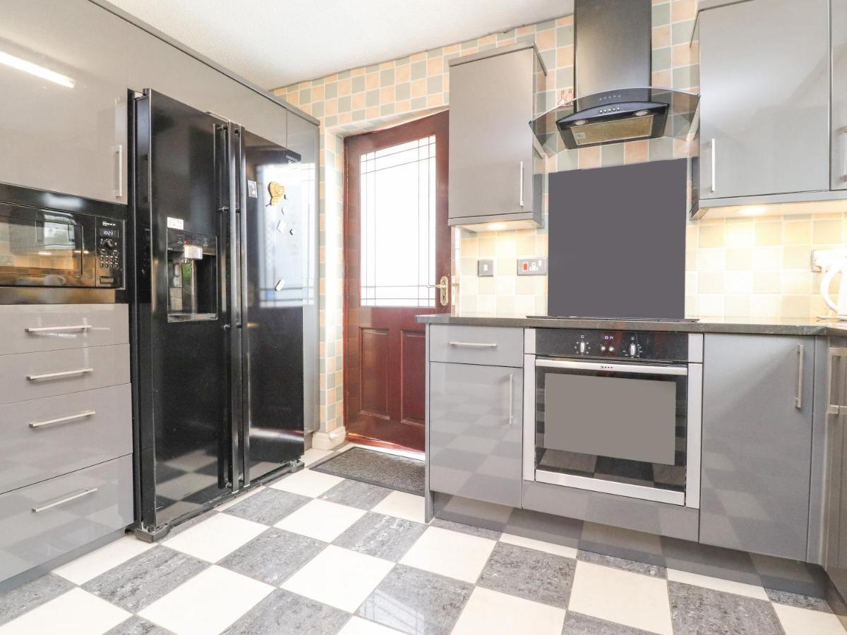 23 Wolsey Close Thornton  Extérieur photo