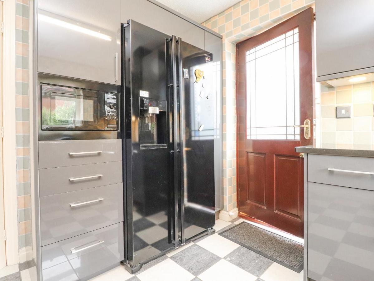 23 Wolsey Close Thornton  Extérieur photo