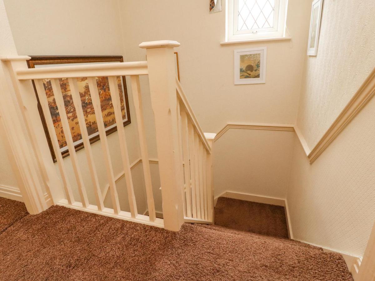 23 Wolsey Close Thornton  Extérieur photo