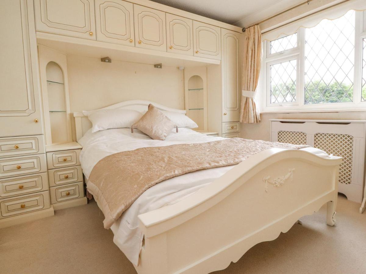 23 Wolsey Close Thornton  Extérieur photo