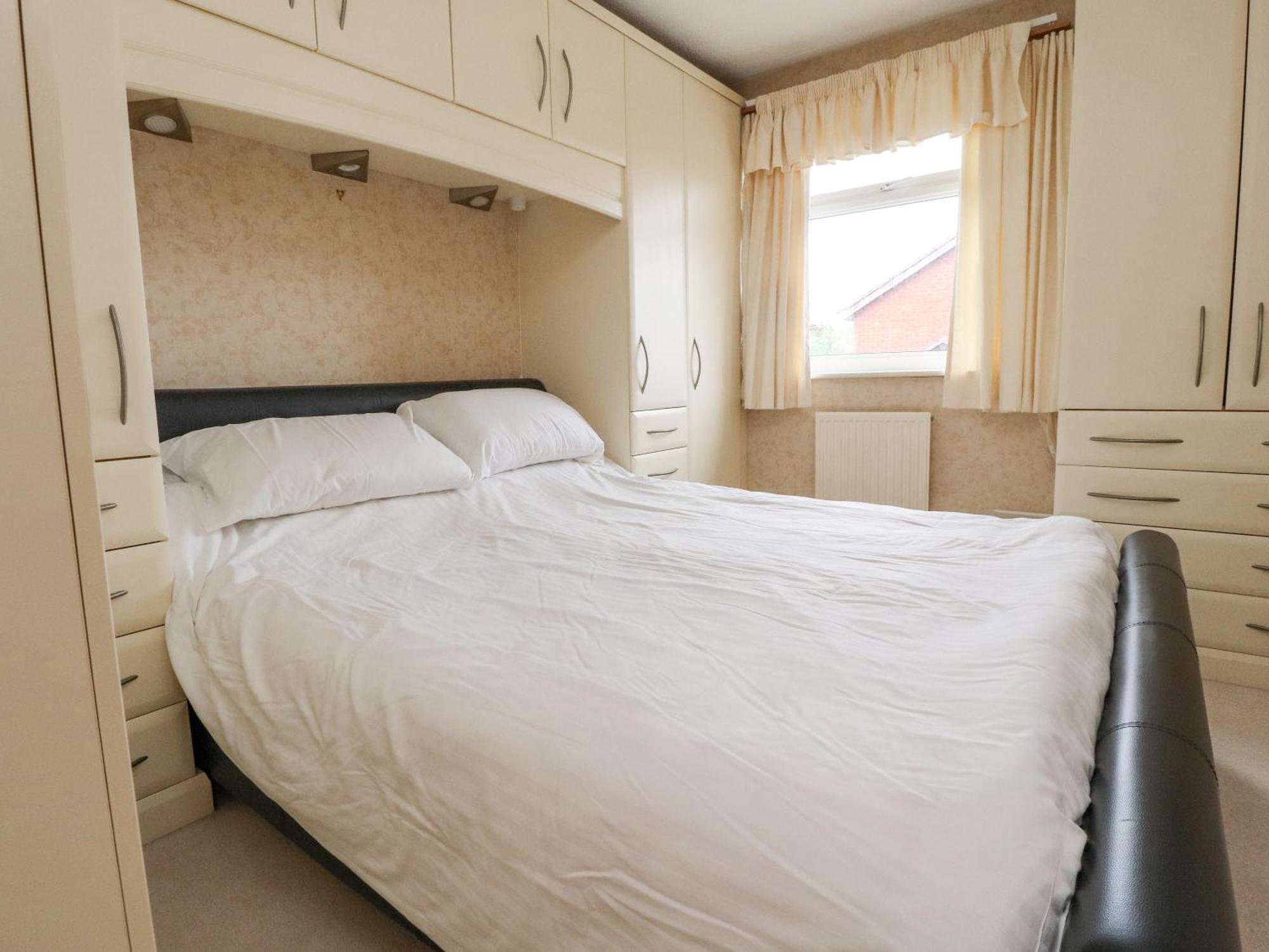 23 Wolsey Close Thornton  Extérieur photo